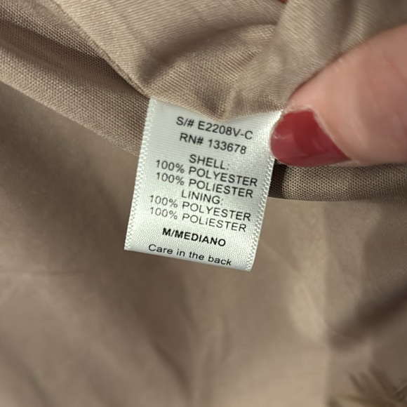 Love Tree faux fur vest with pockets size medium - Picture 4 of 5